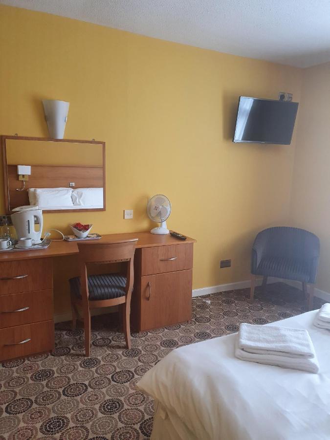 The Birley Arms Hotel Warton Wrea Green Room photo